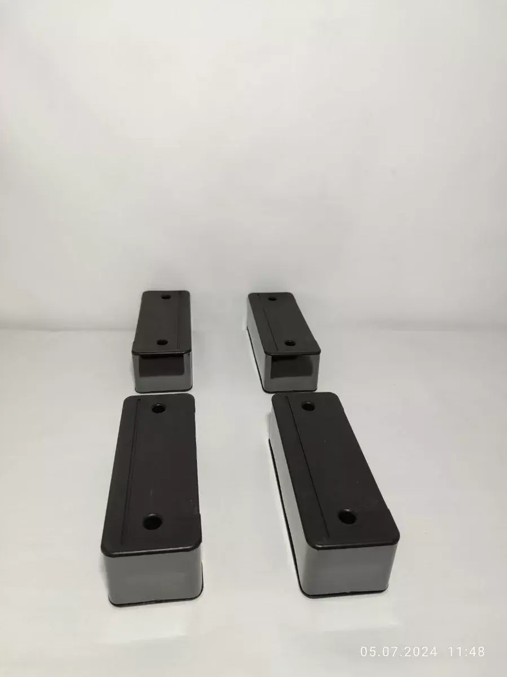 Мебельные ножки пластиковые для дивана шкафа и тумбочки