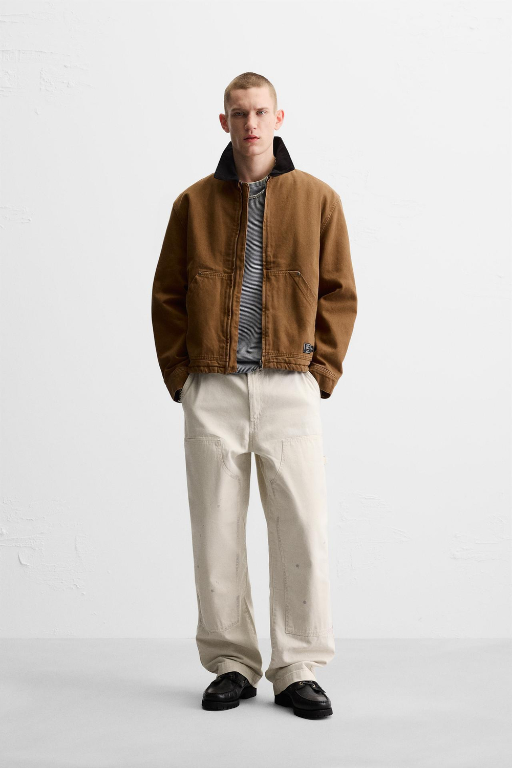 ZARA БРЮКИ КАРГО С КАРМАНОМ С ЭФФЕКТОМ БРЫЗГ КРАСКИ, ЖЕЛТОВАТО-БЕЛЫЙ