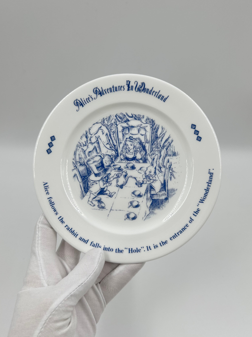Тарелка Алиса в Стране Чудес Yamaka