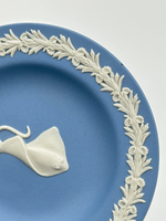 Декоративная тарелочка Скат Wedgwood голубая