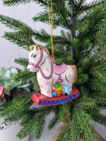 Лошадка с игрушками ёлочная игрушка из фарфора