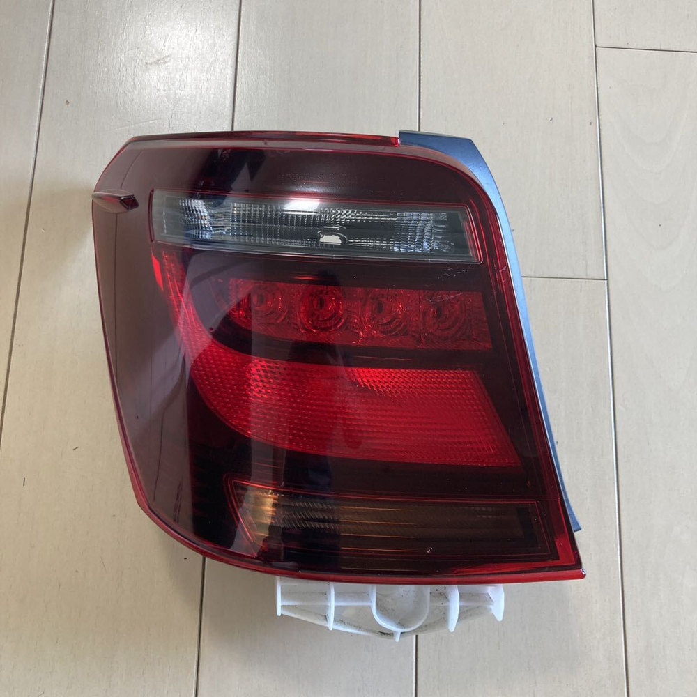 стоп левый Toyota Corolla Axio NZE161 165 12-598  WxB