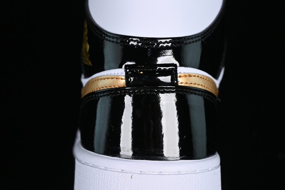 Air jordan 1 mid se black gold sales