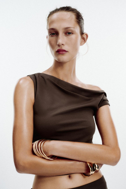 ZARA ТОП АСИММЕТРИЧНОГО КРОЯ С ТЕКСТУРОЙ, КОРИЧНЕВЫЙ