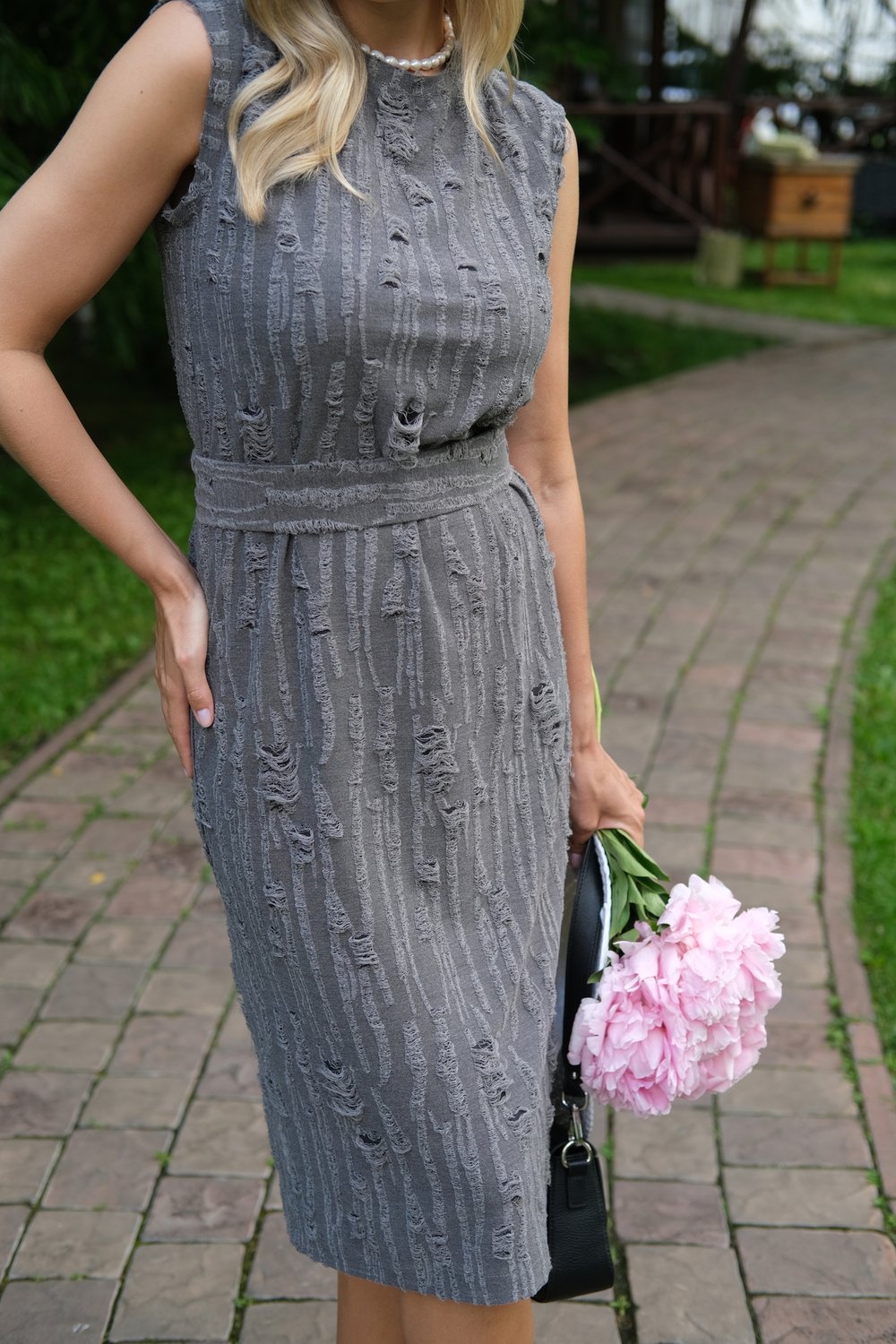 Платье графит из фактурного трикотажа