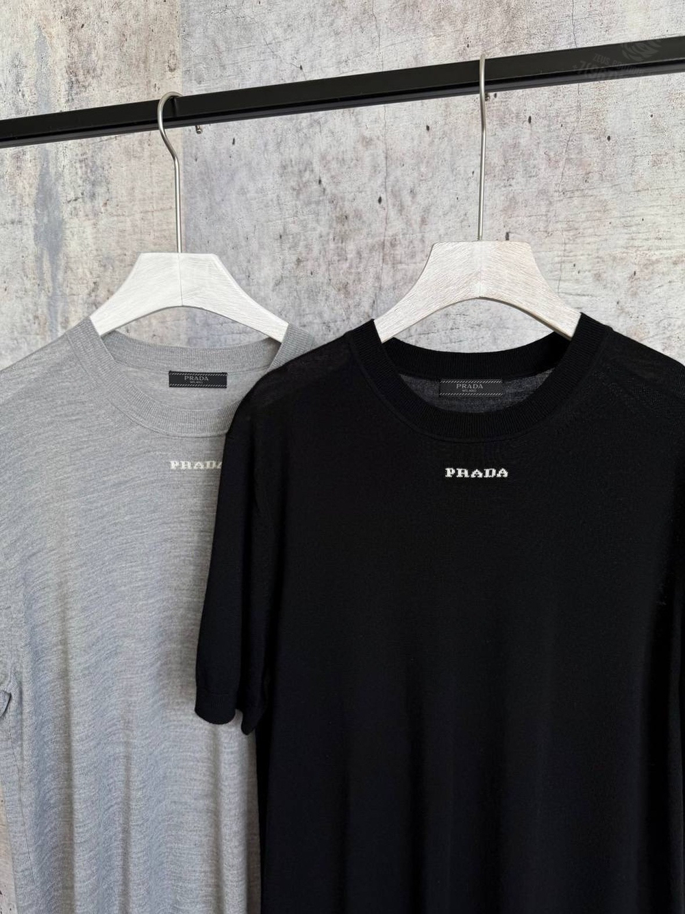 Футболка Prada