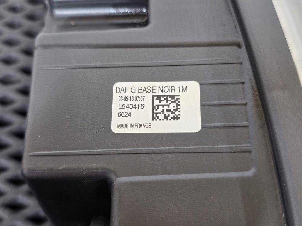 Фара противотуманная верхняя левая 2023г