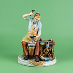 Фарфоровая мануфактура Capodimonte. «Сапожник»