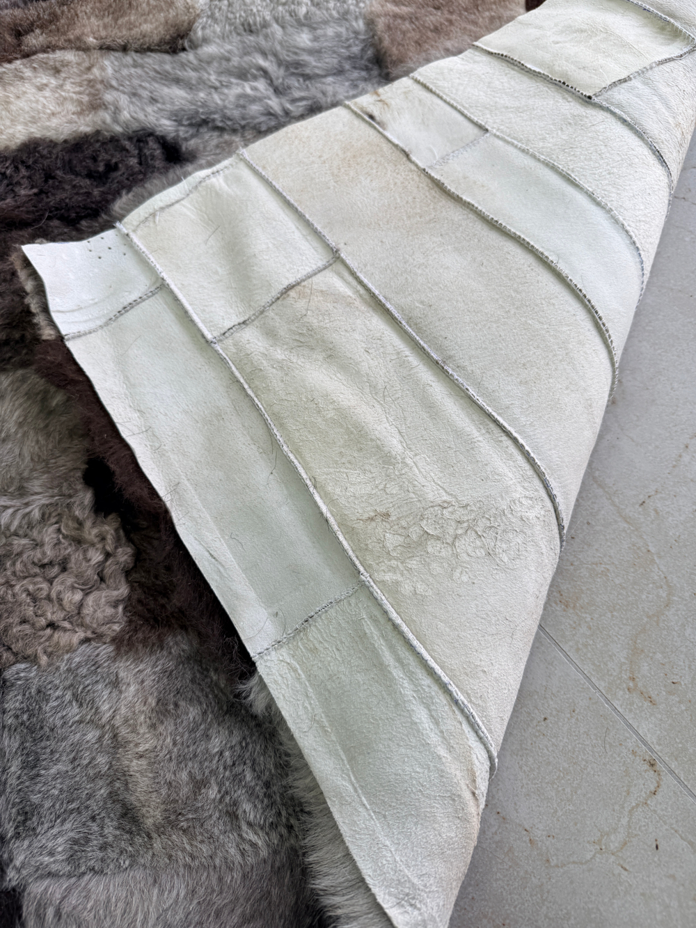 Меховой коврик накидка на кресло из овчины