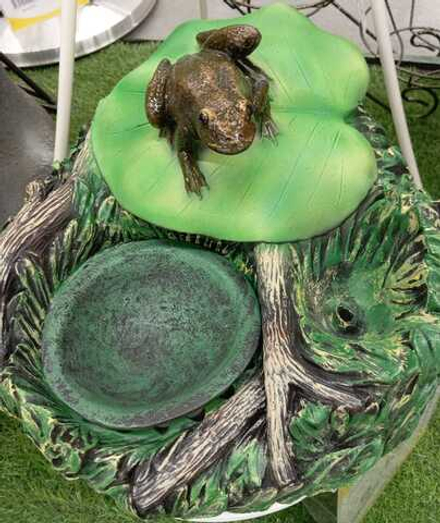 Фонтан садовый с лягушкой (U 09233)