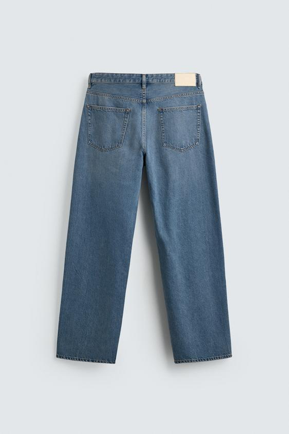 ZARA ЛЕГКИЕ ДЖИНСЫ ИЗ ХЛОПКА И ЛИОЦЕЛЛА, ВЫЦВЕТШИЙ СИНИЙ