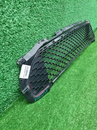 Решетка переднего бампера LR Freelander 2 (10-14)