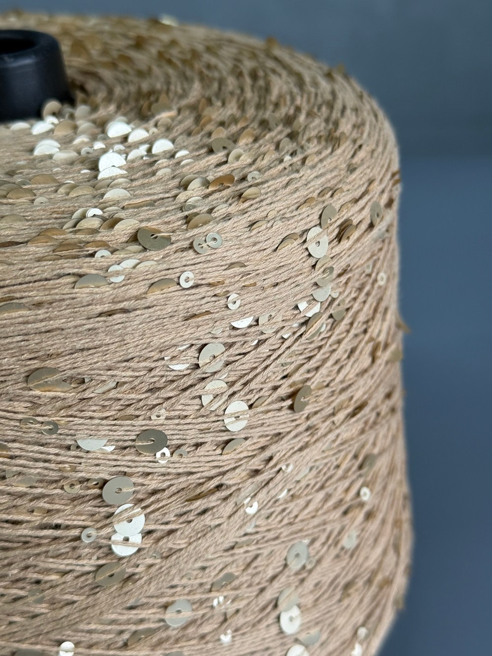 Пряжа Glam Shine пайетки 6+3 мм (108/бежевый, матовые пайетки), 250м/100гр