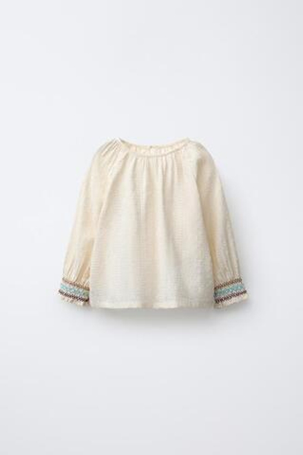 ZARA РУБАШКА ИЗ СЕТЧАТОЙ ТКАНИ В ГОРОШЕК С ВЫШИВКОЙ, ЭКРЮ
