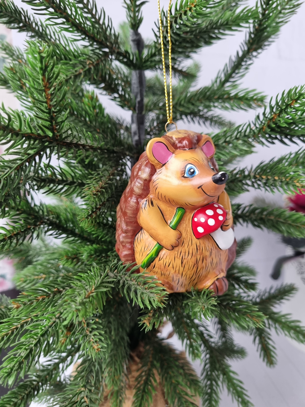 Ёжик ёлочная игрушка из фарфора