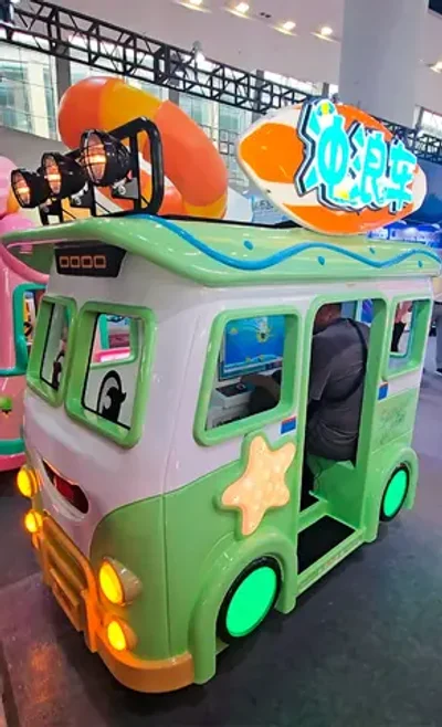 Аттракцион качалка с видео игрой «Автобус»