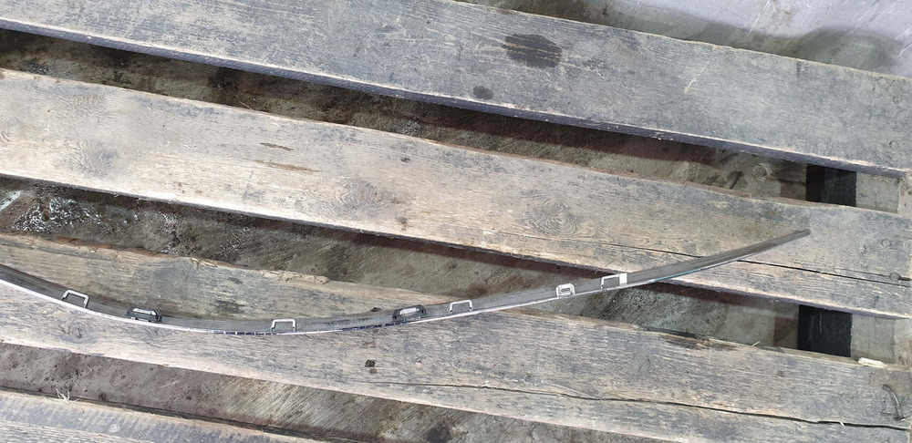 Молдинг крышки багажника Mercedes E-Class (W213) 16-20 Б/У Оригинал A2137570000