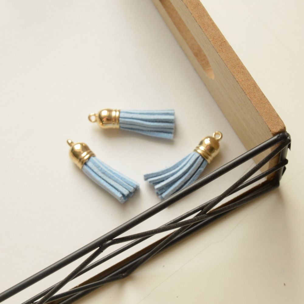 Кисточка замшевая, длина 3,8 см, цвет пепельно-голубой