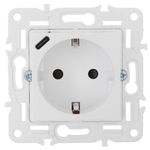 SKANDY Розетка с заземлением с защитными шторками 16А с USB C 18Вт SK-R17W арктический белый IEK