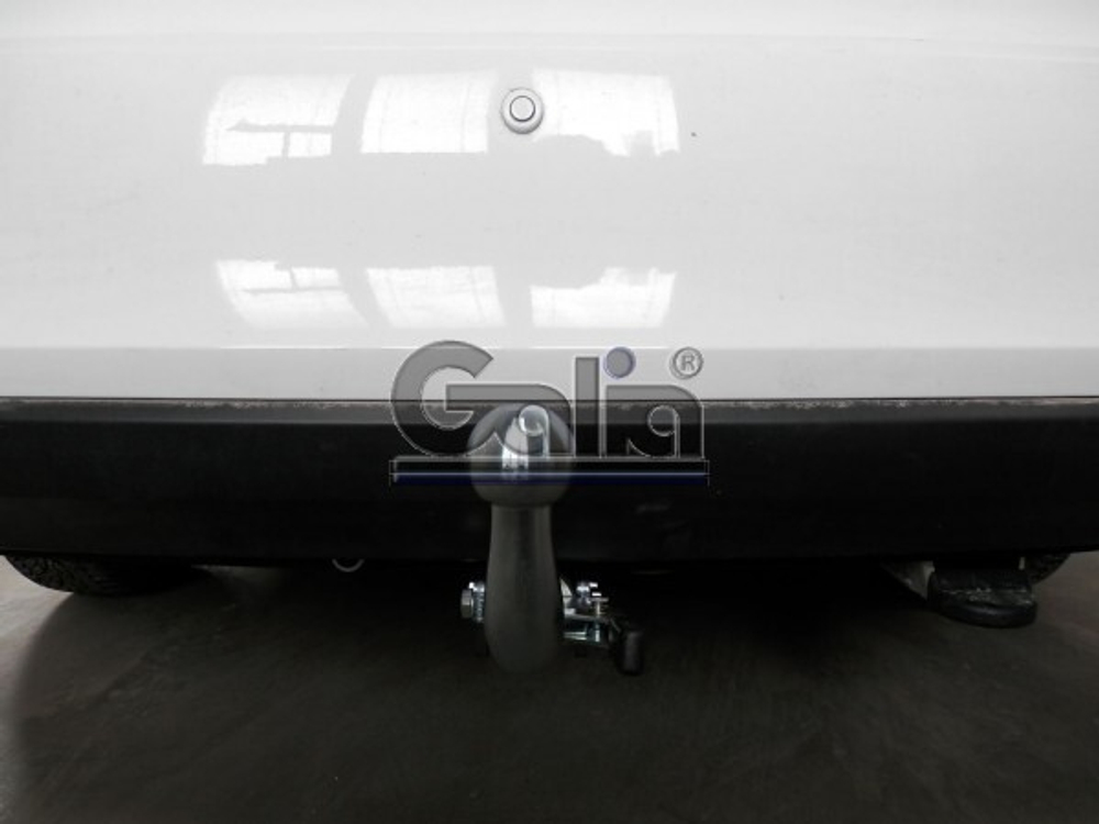 Фаркоп оцинкованный Galia S104A для Skoda Rapid лифтбек/универсал 2013-, SEAT Toledo седан 2013-(паспорт и сертификат в комплекте)(без электрики)