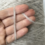 DUDA - Sinfonia; 55% baby альпака, 23% меринос, 22% п/а; 220м/100гр; шнурок; col. 905, цвет: бежевый меланж