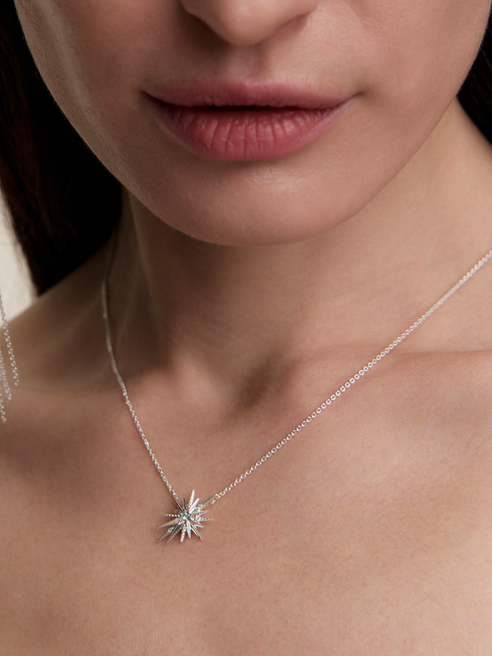 Подвес из серебра со вставками из выращенных турмалина параиба и бриллианта