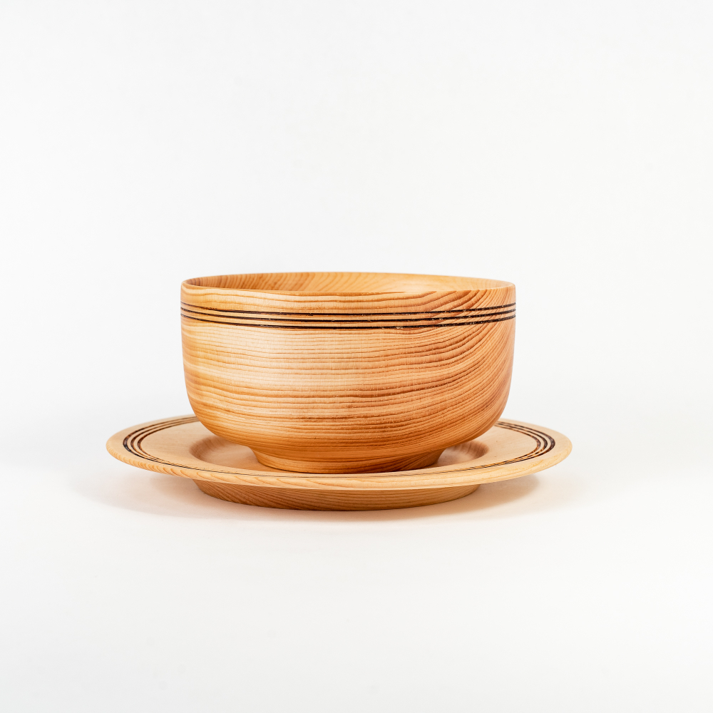 Бульонная пара Art of Siberia из Сибирского Кедра бульонница и сервировочная тарелка TN64