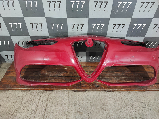 Бампер передний Alfa Romeo Giulia 15-нв Б/У Оригинал 68335409AA