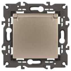 Розетка ЭРА Elegance 14-2103-04 с заземлением 2P+E Schuko со шторками с крышкой 16A-250В IP20 шампань