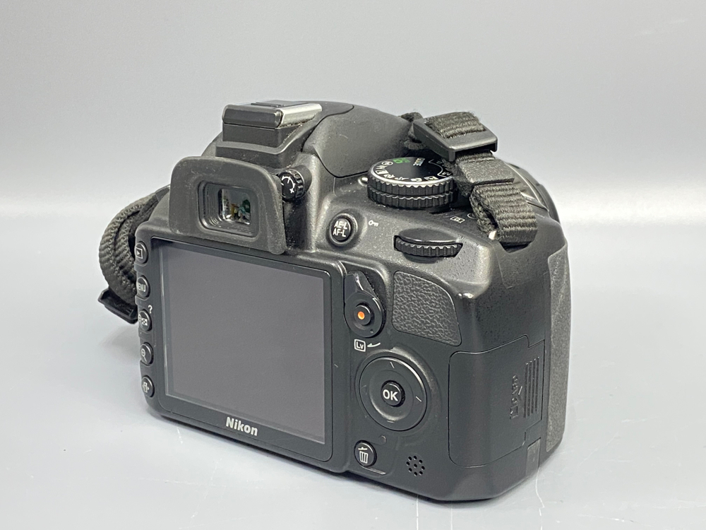 Nikon D3100 kit 18-55mm 5500 кадров