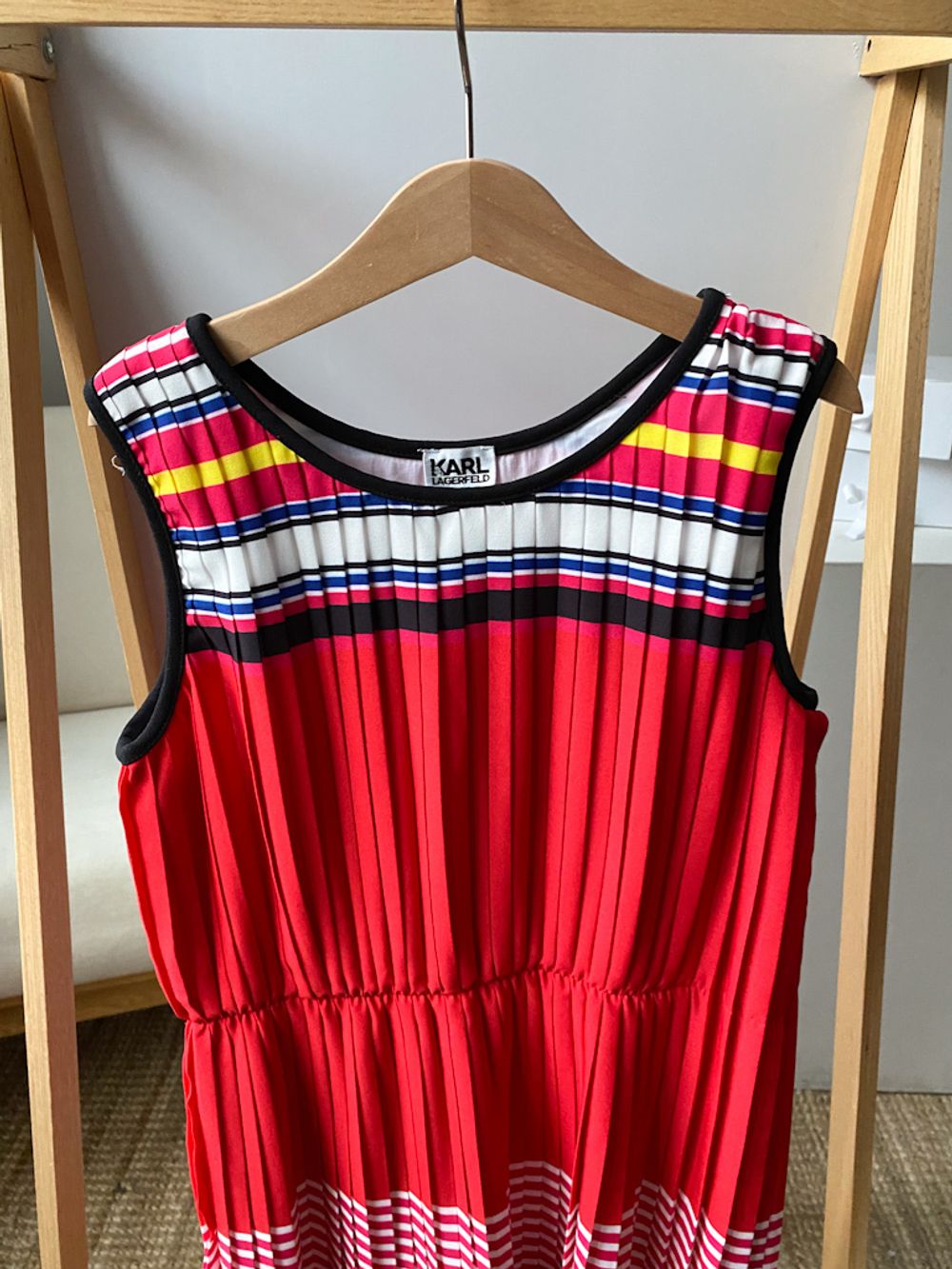 Платье Karl Lagerfeld, 140