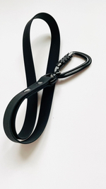 Водилка из биотана , 20 мм , 35 см. Карабин авиационный , черный.