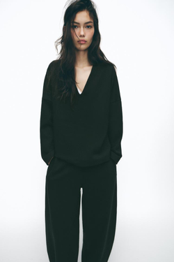 ZARA ТОП ИЗ ИНТЕРЛОКА С V-ОБРАЗНЫМ ВЫРЕЗОМ, ЧЕРНЫЙ