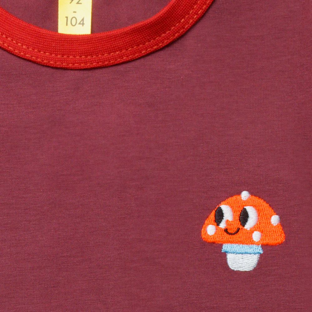 Футболка цвета бордо с вышивкой "Грибок"