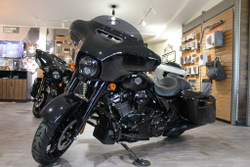 Harley-Davidson Street Glide Special 114 (Black Finish)