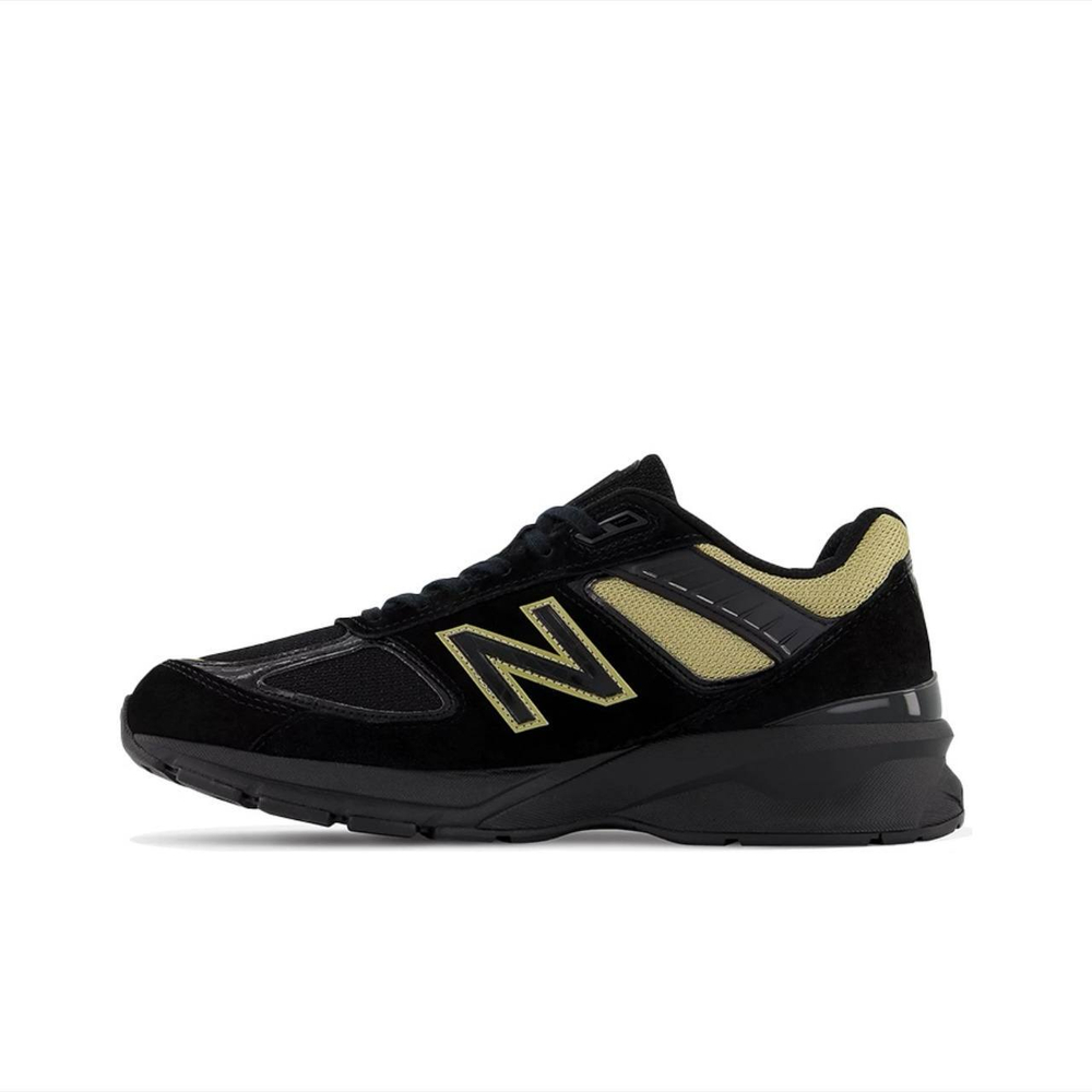 New Balance 990V5 "Triple Black"