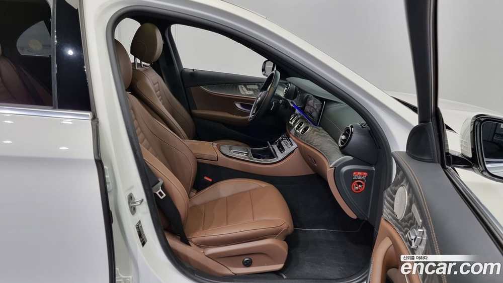 Mercedes-Benz E-Class W213 E350 4MATIC Avangarde (06.2022)