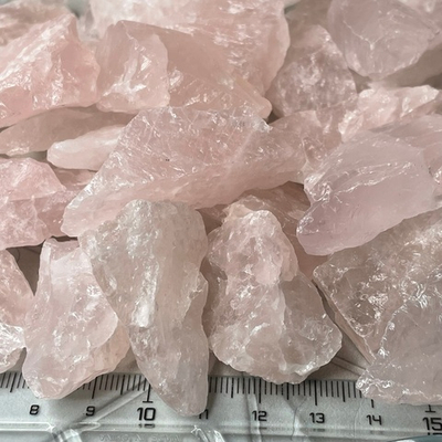 15327 розовый кварц необработанный