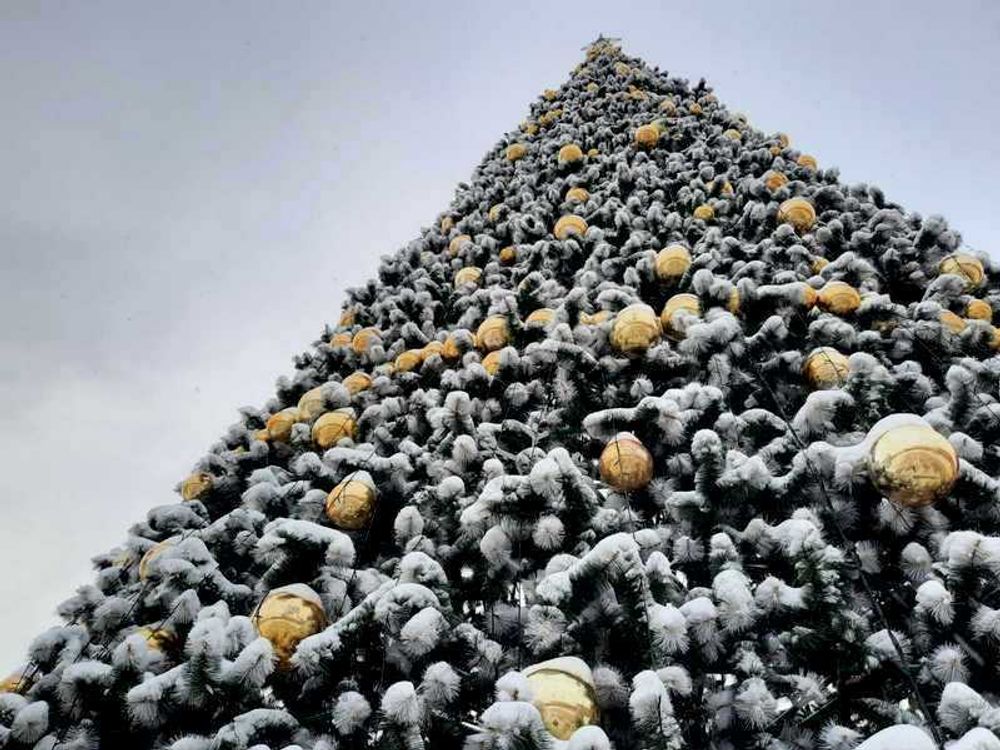 Уличная елка каркасная "Уральская сосна" (бело-зеленая леска) 28 м