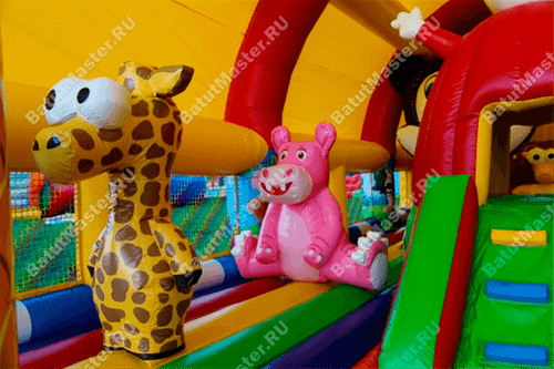 Коммерческий надувной батут "Зверята с крышей" 10*7*6 м