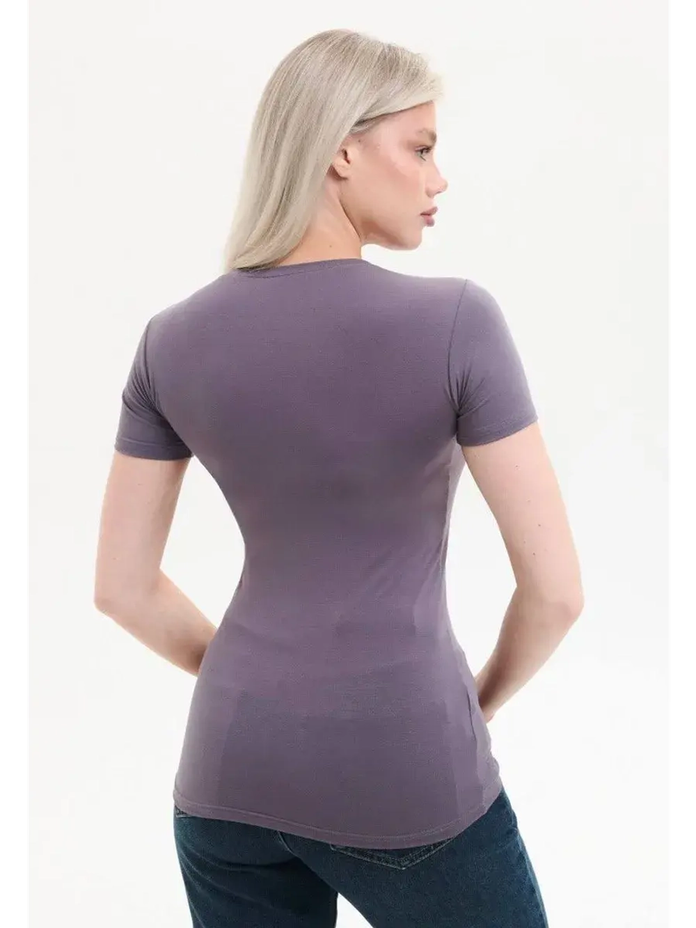 Футболка летняя с V-вырезом