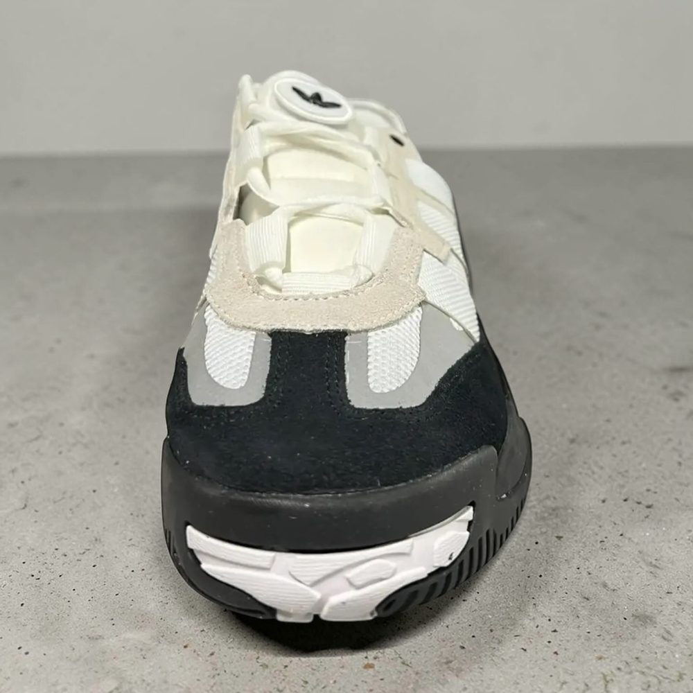 Adidas Niteball • Black White