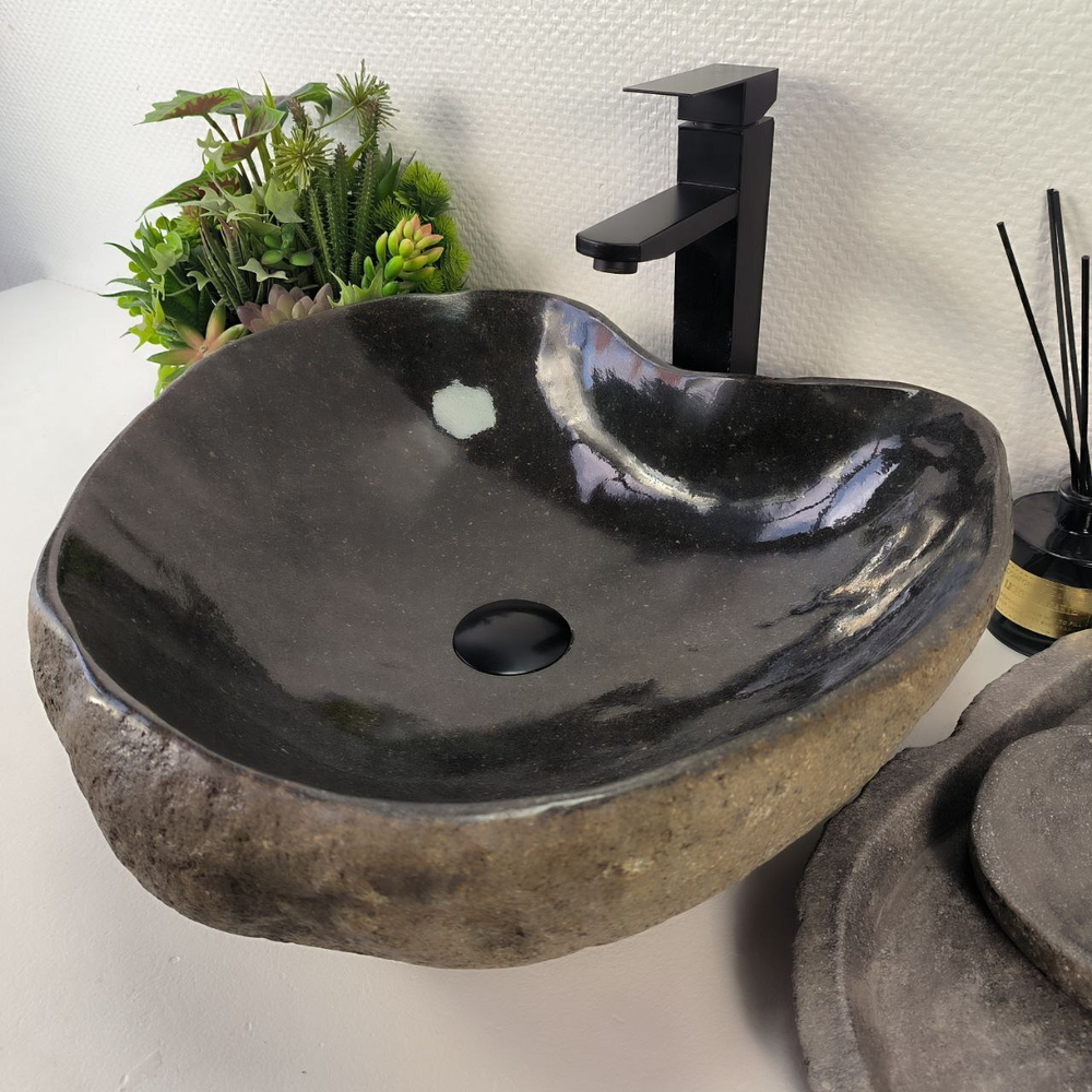 Раковина из речного камня RS-64880 50*46*15 0862