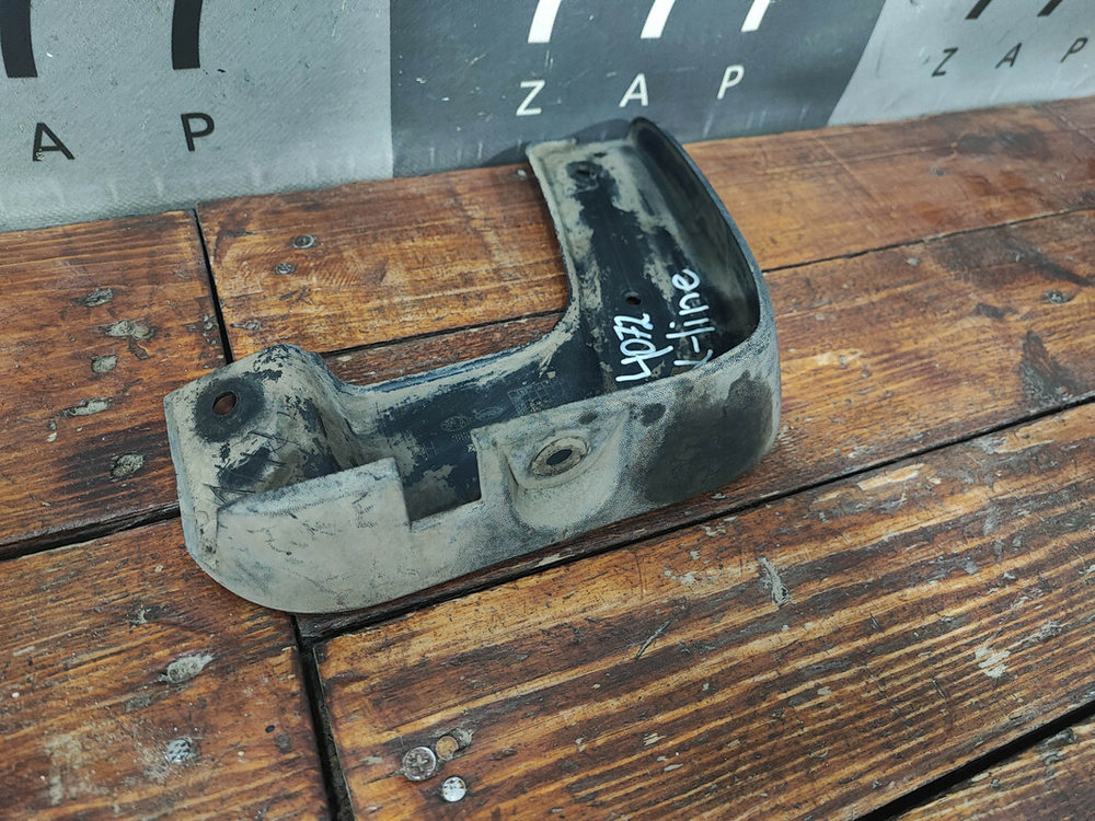 Брызговик передний правый Kia Rio 4 X-Line 17-нв Б/У Оригинал 86832H0500