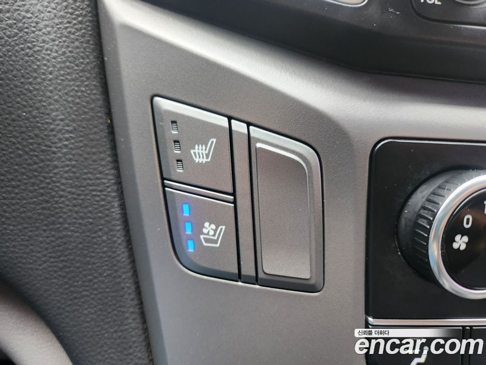 Hyundai The New Grand Starex Van 3-х местный (01.2020)