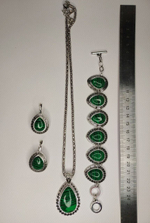 Комплект бижутерии. Подвеска, серьги, браслет с малахитовыми вставками "Малахит" Форма "Капля""
