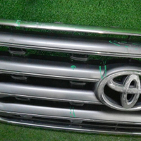 Решетка радиатора Toyota Land Cruiser 200 (2007-2012)