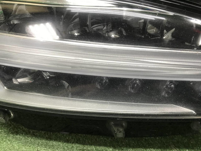 Фара правая Volvo XC90 2 (2014-2019) LED