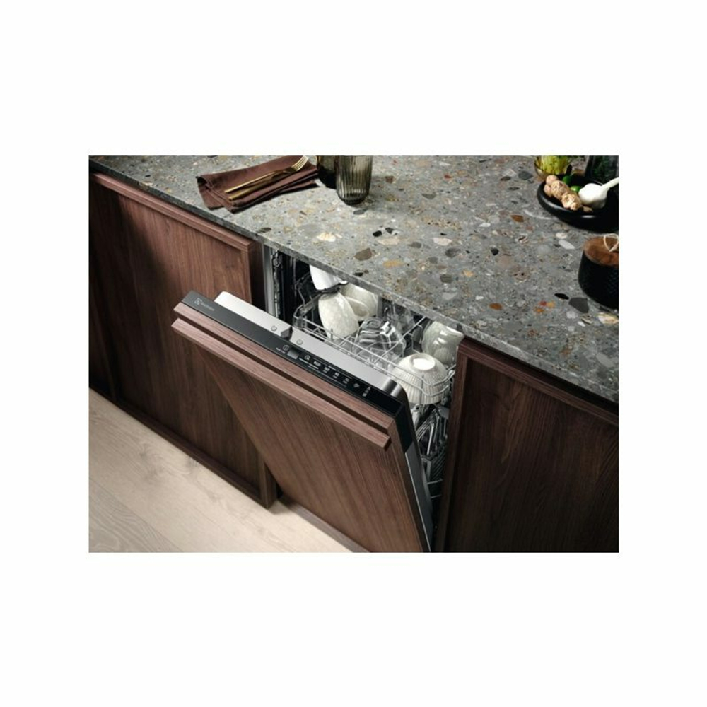 Встраиваемая посудомоечная машина Electrolux EEA71210L