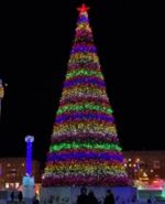 Светодинамическая елка каркасная - встроенная гирлянда цветная -"Уральская" 14 м